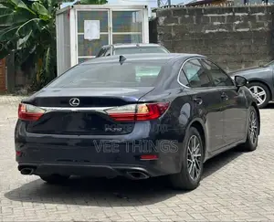 Lexus ES 2017 Blue