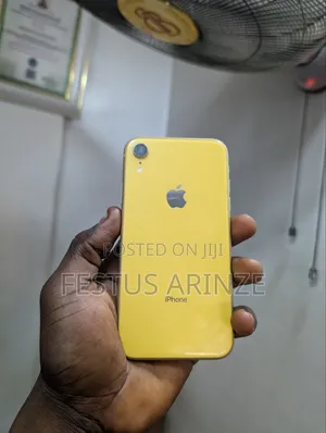 Apple iPhone XR 64 GB Yellow
