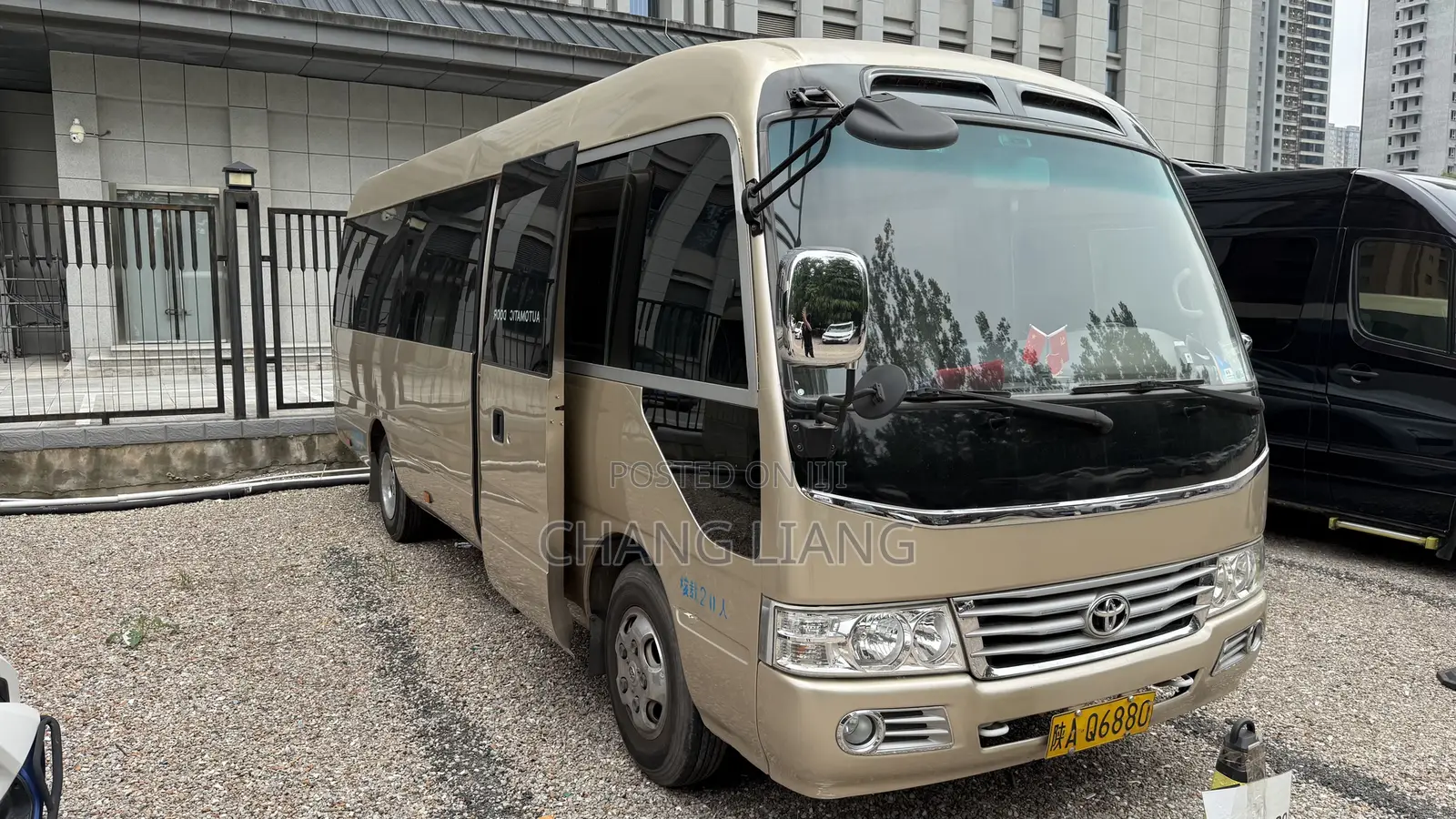 Toyota Coaster 2013 Orange
