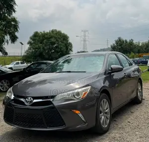Toyota Camry XLE 4dr Sedan (2.5L 4cyl 6A) 2017