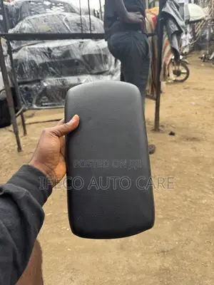 Arm Rest /Hand Rest for Toyota Rav4 2016,2017,2018