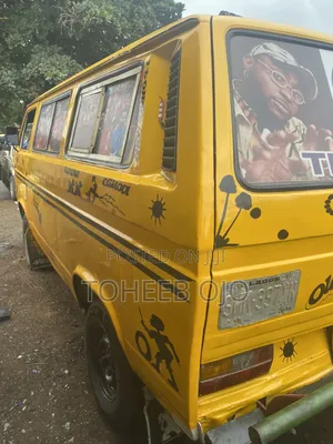 Volkswagen Transporter 1995 Yellow
