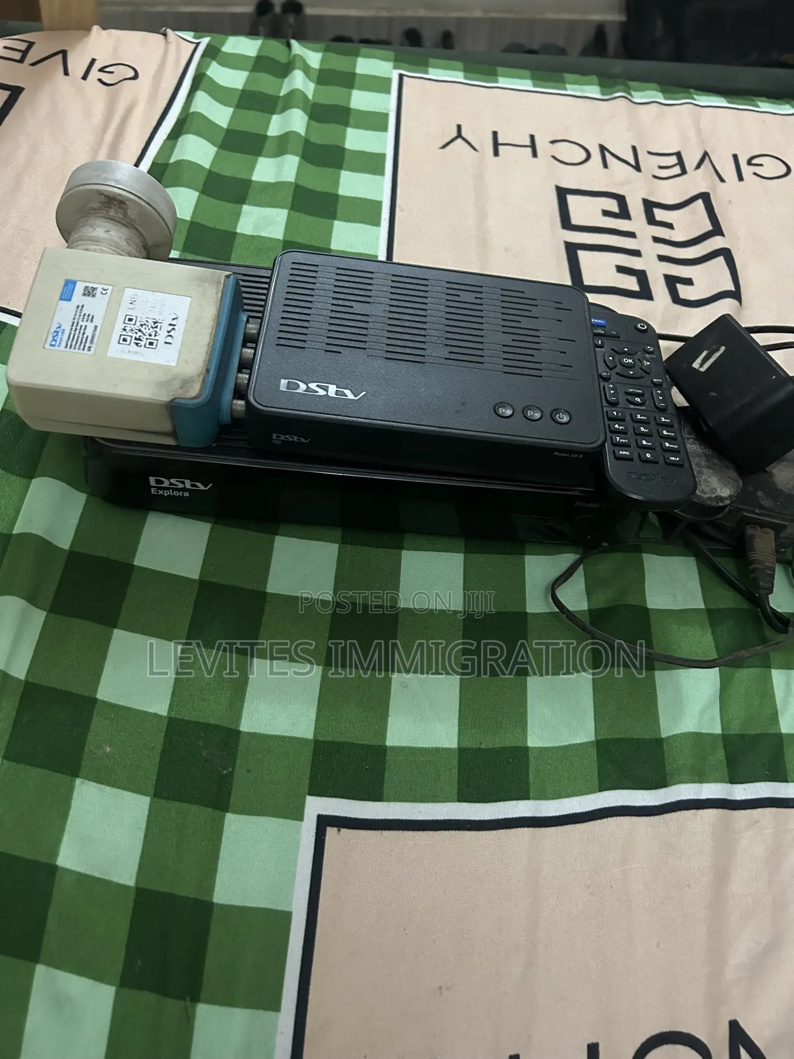 DSTV Explora + Hd Decoder + Smart LNB Combo