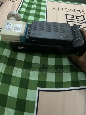 DSTV Explora + Hd Decoder + Smart LNB Combo