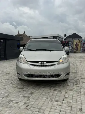 Toyota Sienna LE 2008 Brown