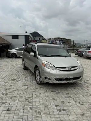 Toyota Sienna LE 2008 Brown