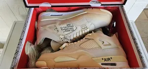 Air Jordan 4 Retro Off-White Sail.