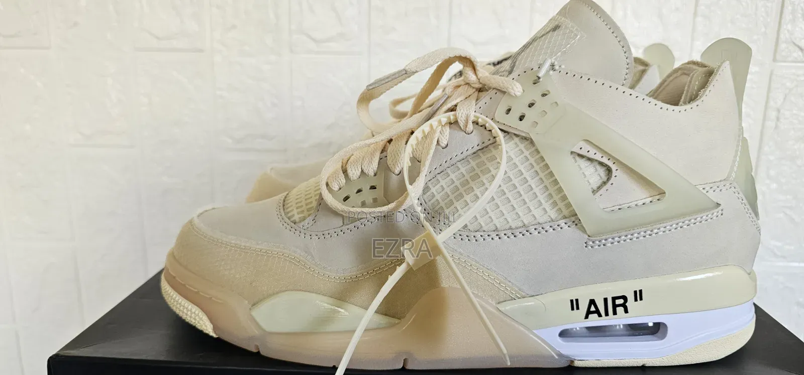 Air Jordan 4 Retro Off-White Sail.