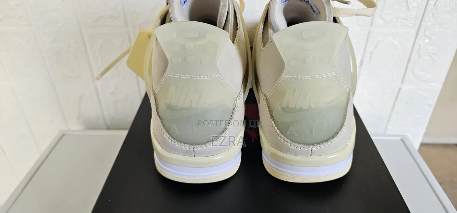 Air Jordan 4 Retro Off-White Sail.