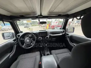 Jeep Wrangler Sahara 2012 Black