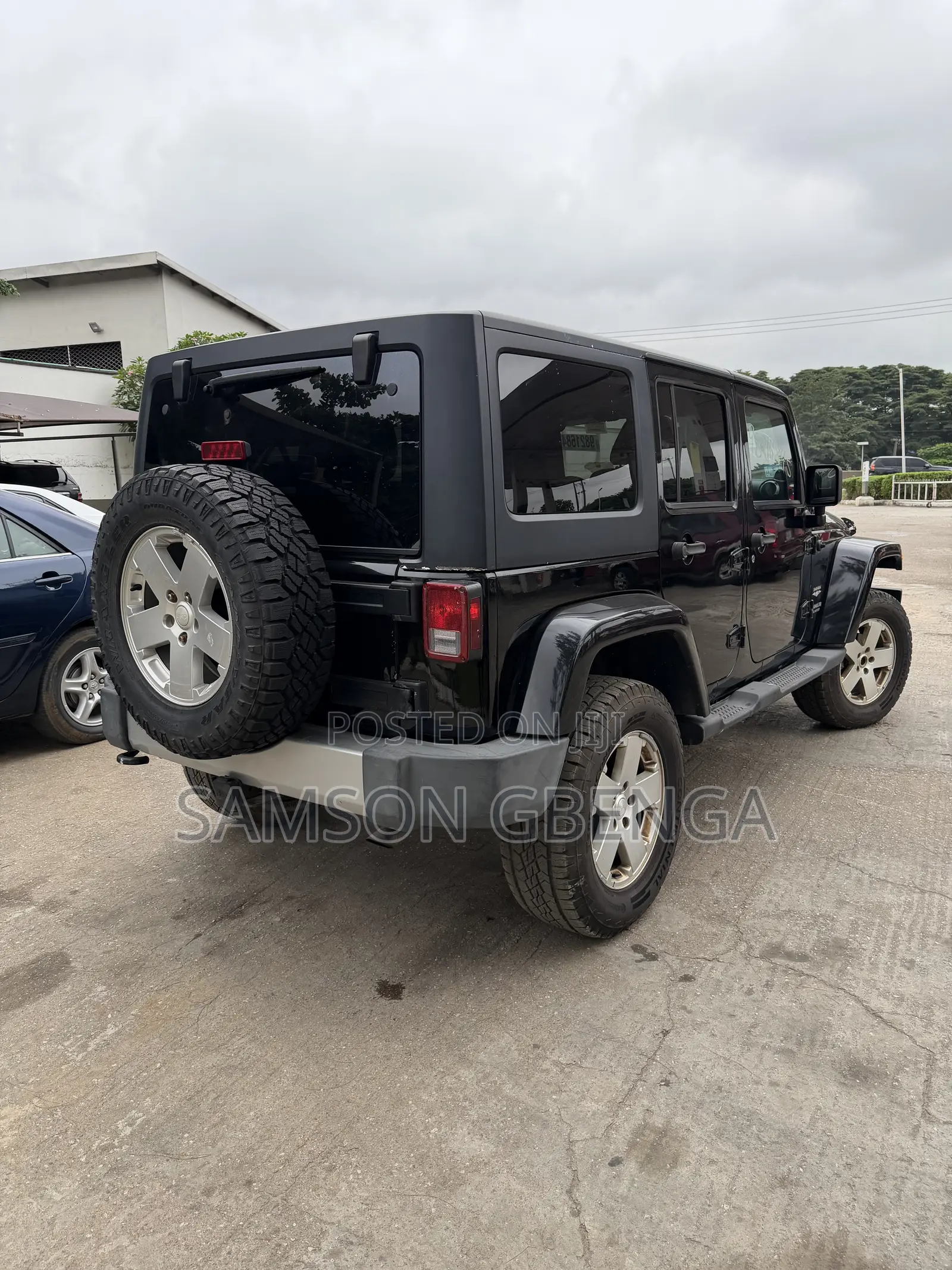Jeep Wrangler Sahara 2012 Black