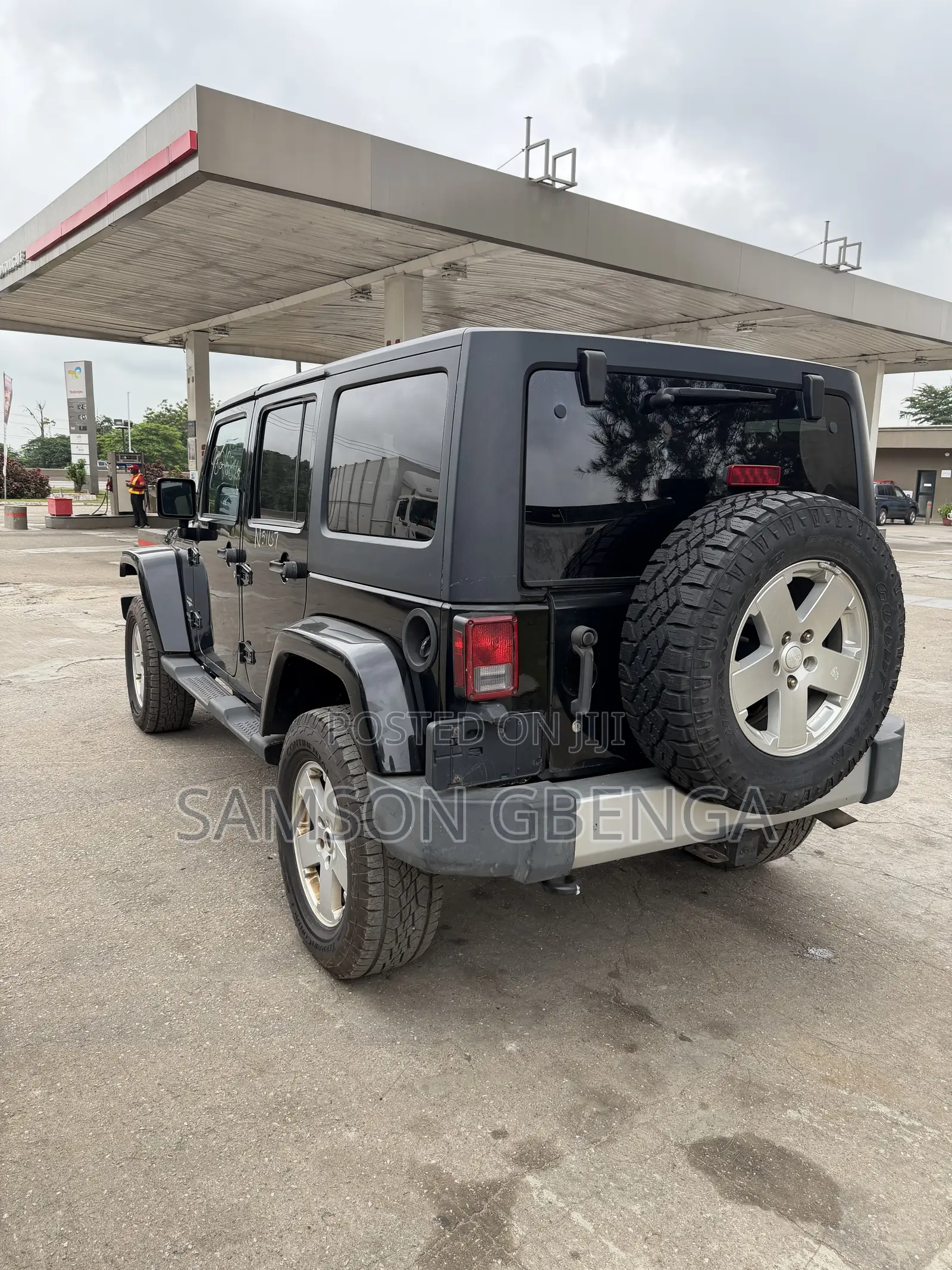 Jeep Wrangler Sahara 2012 Black