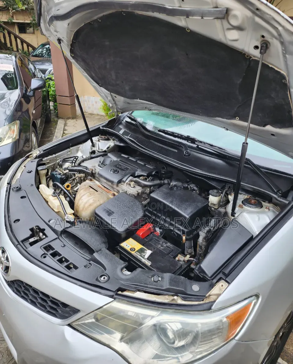 Toyota Camry 2012 Silver