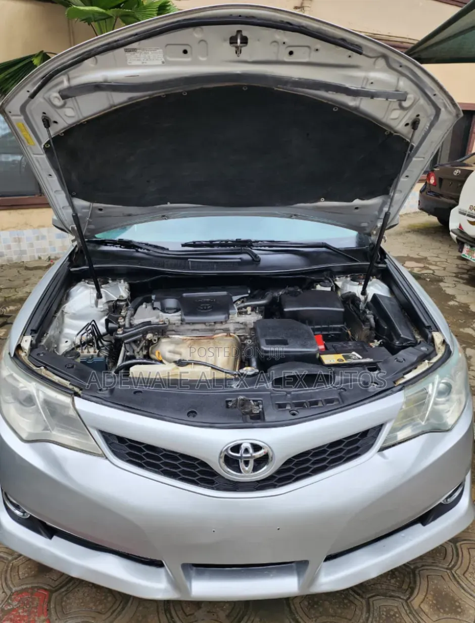 Toyota Camry 2012 Silver
