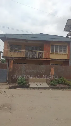 3bdrm Block of Flats in Ladaps-Ola Property, Aguda / Surulere for sale