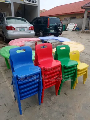 Strong M Chair