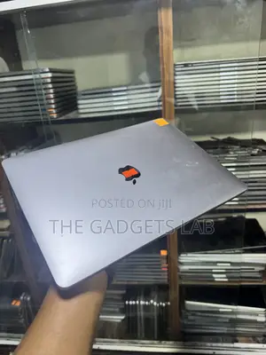 Laptop Apple MacBook Pro 2022 M2 16GB Apple M2 SSD 1T