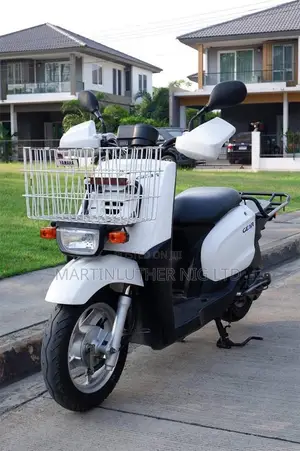 Yamaha Gear 2010 White
