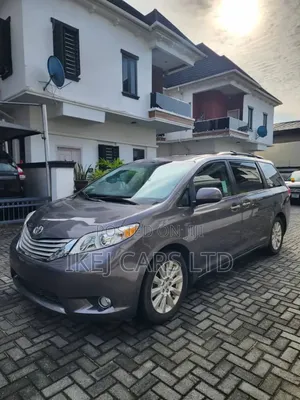 Toyota Sienna 2012 Gray
