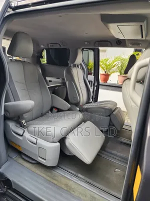 Toyota Sienna 2012 Gray