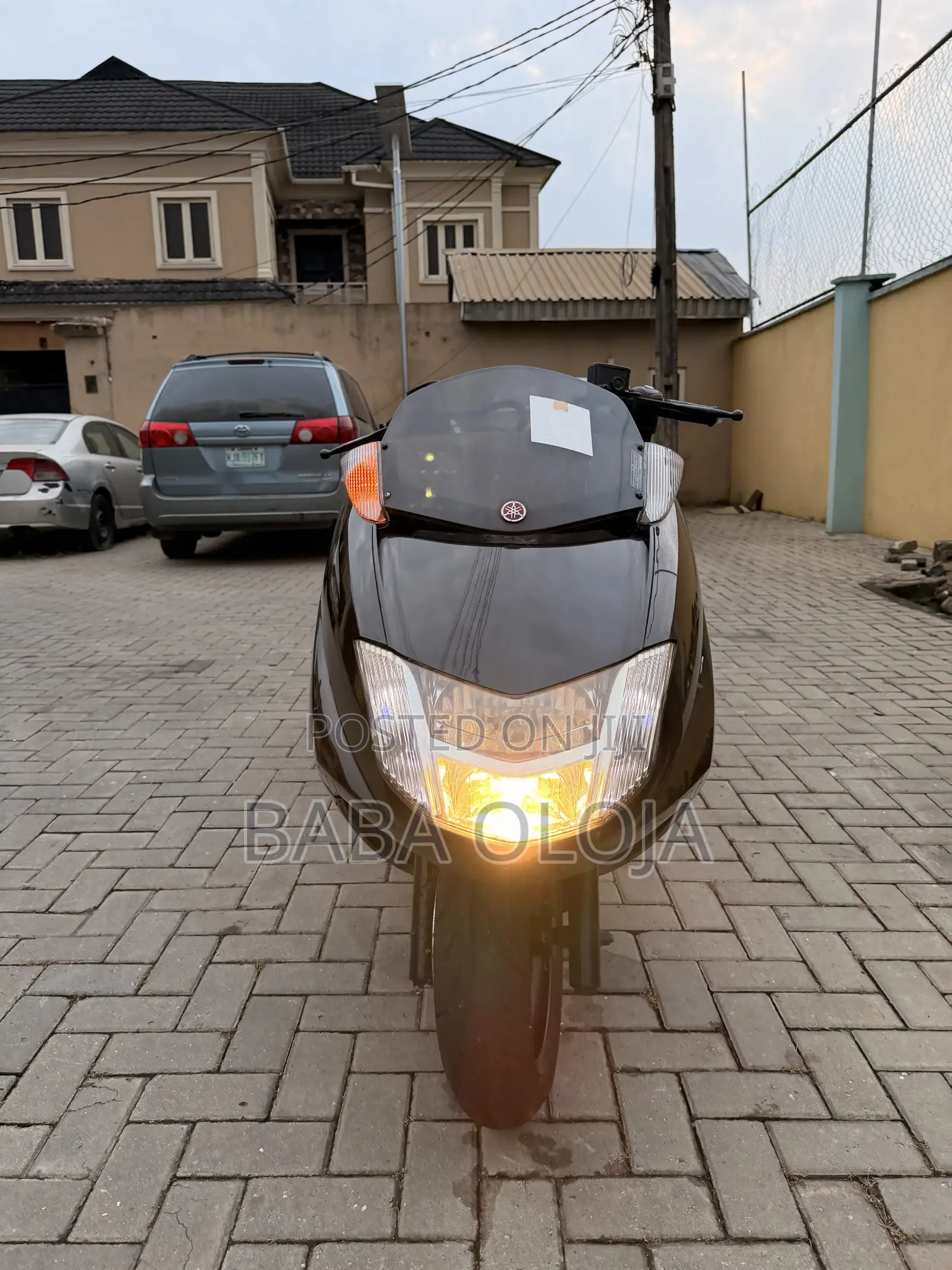 Yamaha 2012 Black