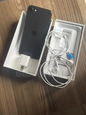 Apple iPhone SE (2020) 64 GB Black
