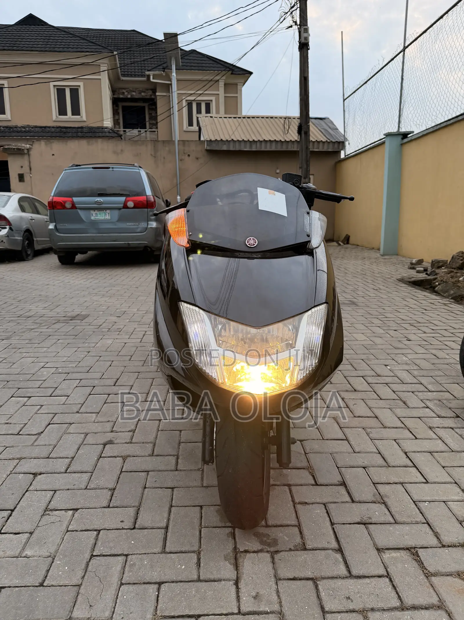 Yamaha 2012 Black