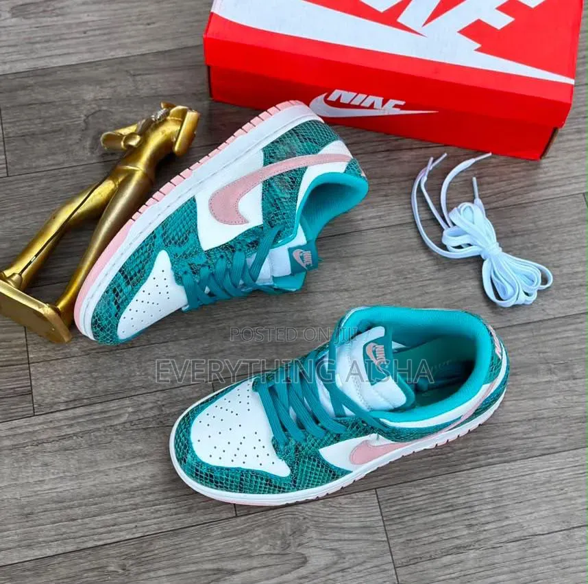 Nike Sneakers