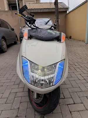 Yamaha 2012 White