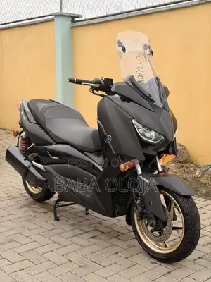 Yamaha 2020 Black