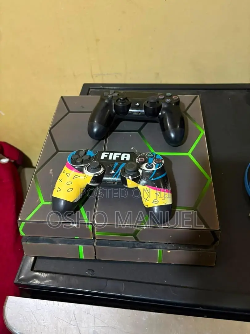 PS4 Regular