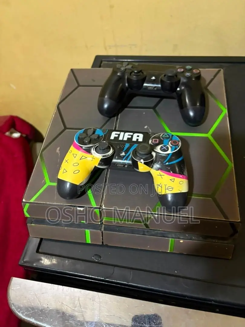 PS4 Regular