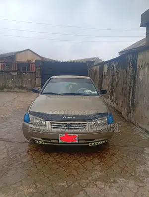 Toyota Camry CE 4dr Sedan (2.2L 4cyl 4A) 2000 Gray