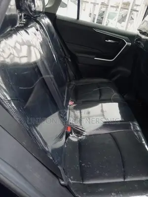 Toyota RAV4 XLE AWD 2019 Blue