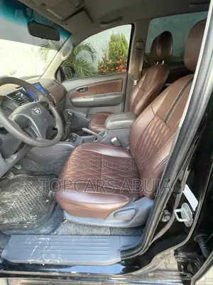 Toyota Hilux 2010 Black