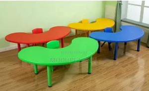 Halfmoon Table