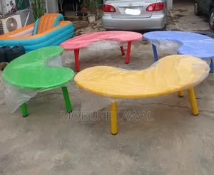 Halfmoon Table