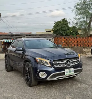 Mercedes-Benz GLA 250 2018 Blue
