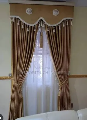Curtain With Board/Pelment