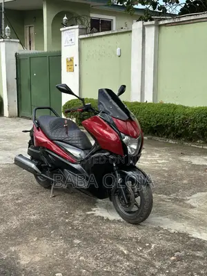 Honda 2012 Red