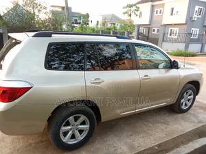 Toyota Highlander 2009 Gold