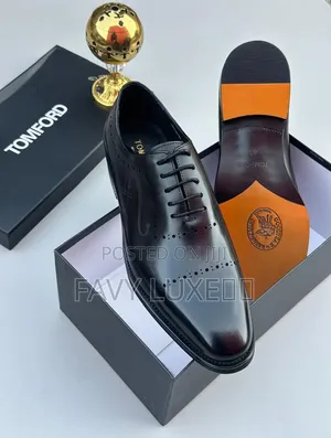 Tomford Classic Polished Leather Cap-Toe Brogue Oxford Shoes.