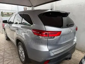 Toyota Highlander 2016 Silver