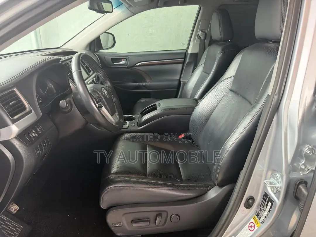 Toyota Highlander 2016 Silver