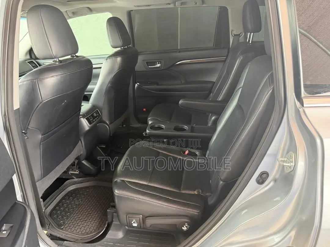 Toyota Highlander 2016 Silver