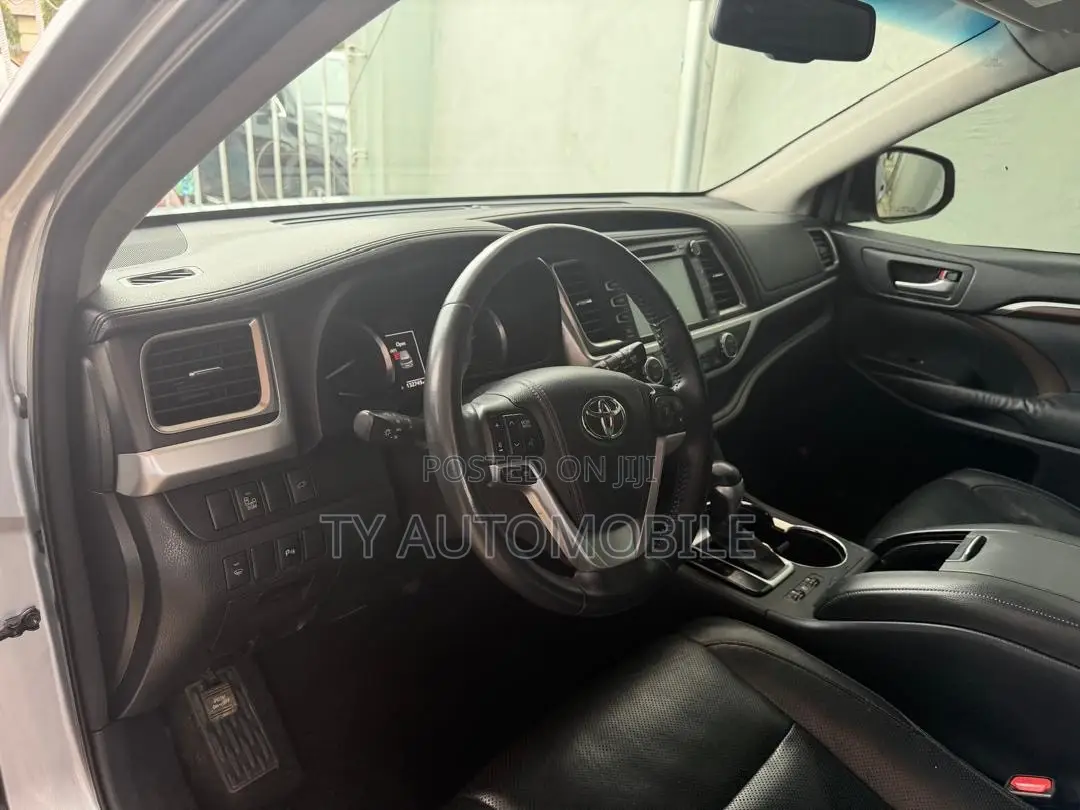 Toyota Highlander 2016 Silver
