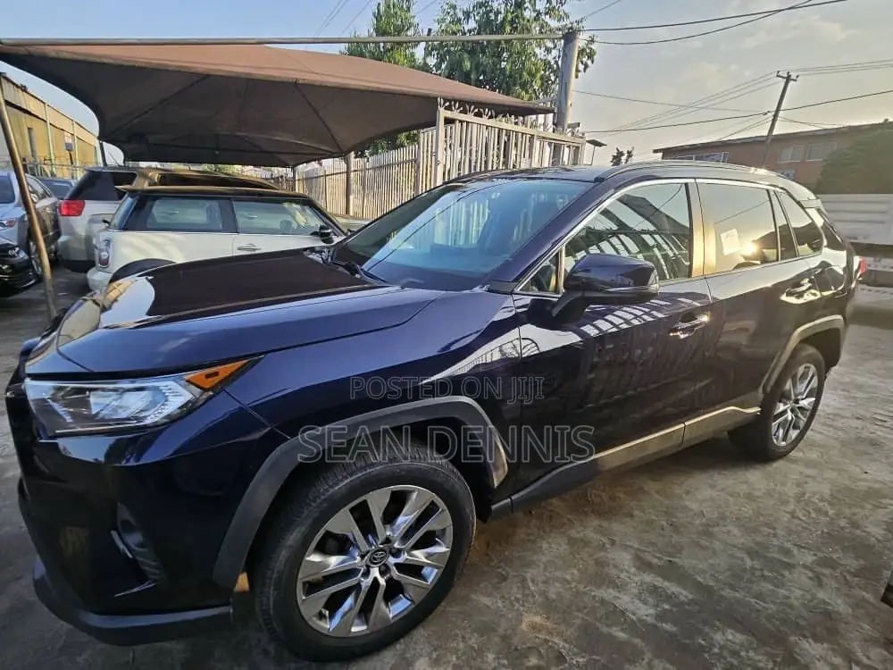 Toyota RAV4 2020 Blue