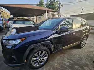 Toyota RAV4 2020 Blue