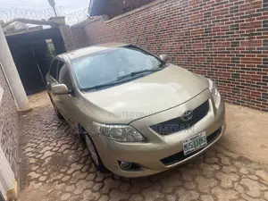 Toyota Corolla 2010 Gold
