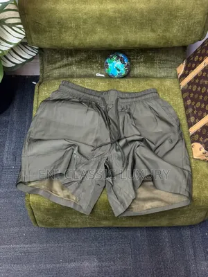 High Demand Luxury Men's Cargo Shorts Best Quality Well Branded